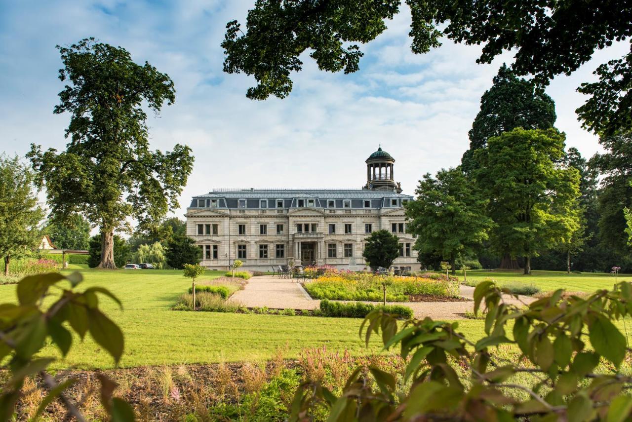 Schloss Kaarz Mit Park Buitenkant foto