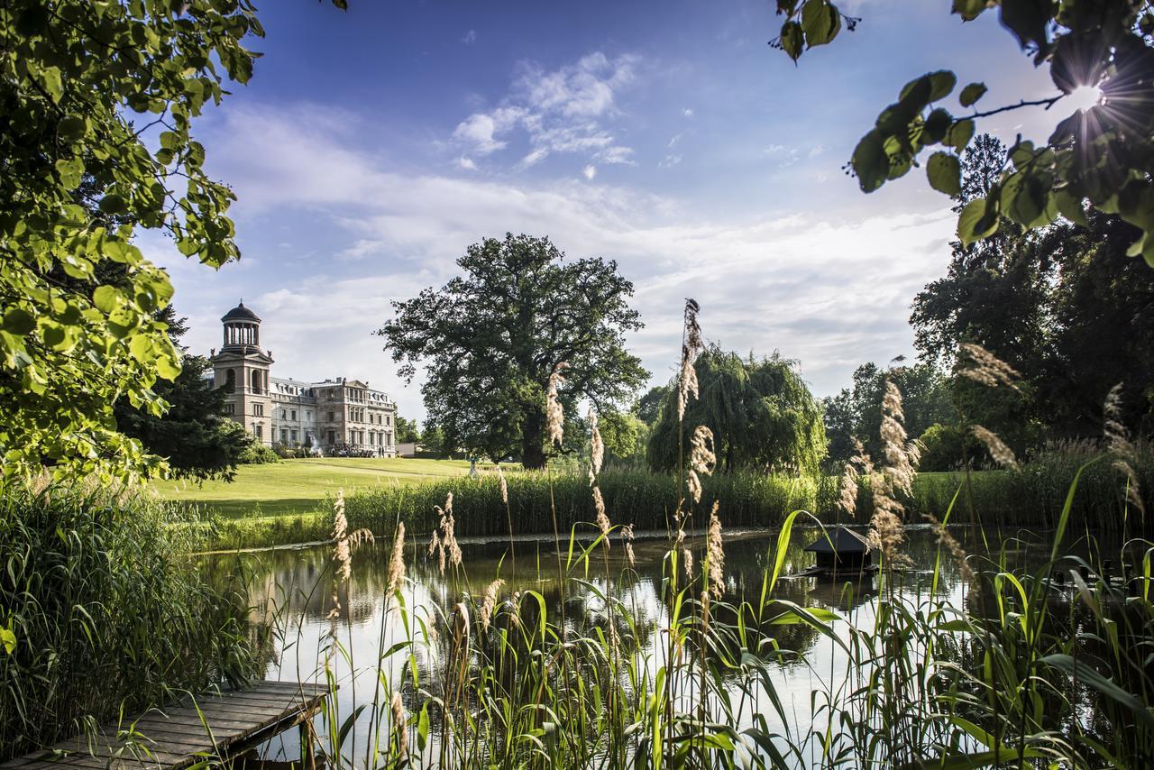 Schloss Kaarz Mit Park Buitenkant foto