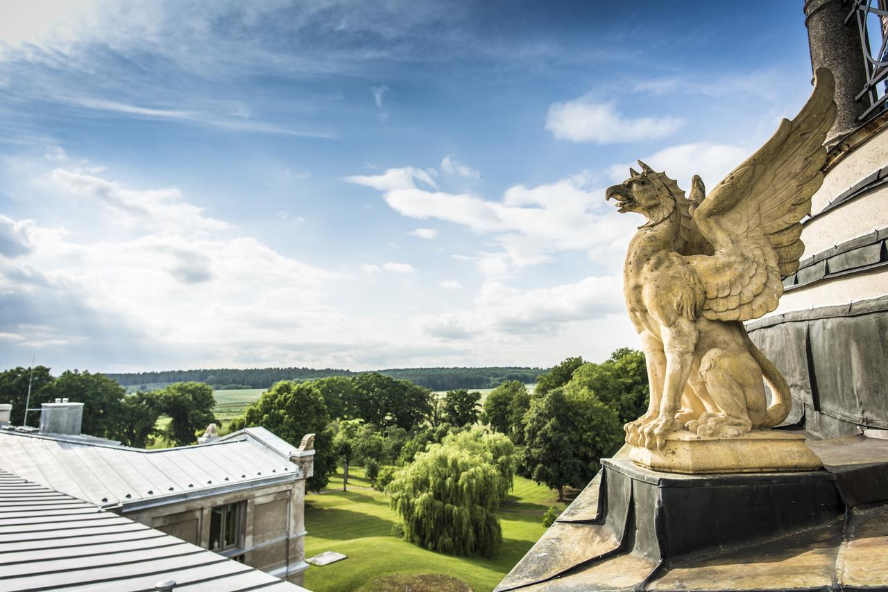 Schloss Kaarz Mit Park Buitenkant foto